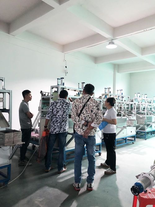 Latest company news about Warmly welcome Ramu from India to visit SAYOK factory for the Apron folding machine on 6/08/2024
